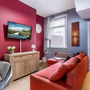 3 Bedroom Middlesborough Town Centre Town House Apartment