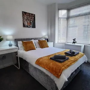 Finsbury House 3 Bedrooms Workstays Uk Video Tour Available Holiday home