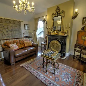 Beautiful Period Cottage, Exceptional Riverside Location In The Heart Of , Chester United Kingdom